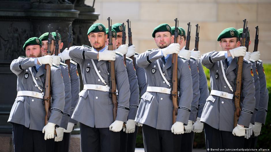 Od Hladnog rata, preko ere misija u inostranstvu, pa nazad do nacionalne i savezničke odbrane: Bundesver ima 70-godišnju istoriju punu promena