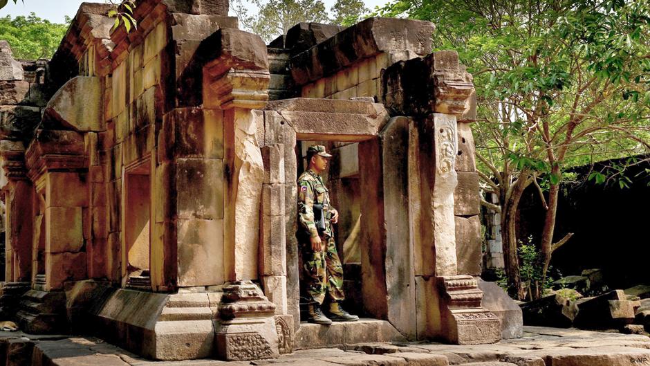 Fact check: Has Cambodia used border temple as an army base? DW 08/07/2025