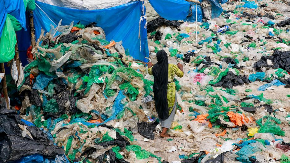 Contaminación por plásticos es abordada por casi 200 países – DW – 05/08/2025
