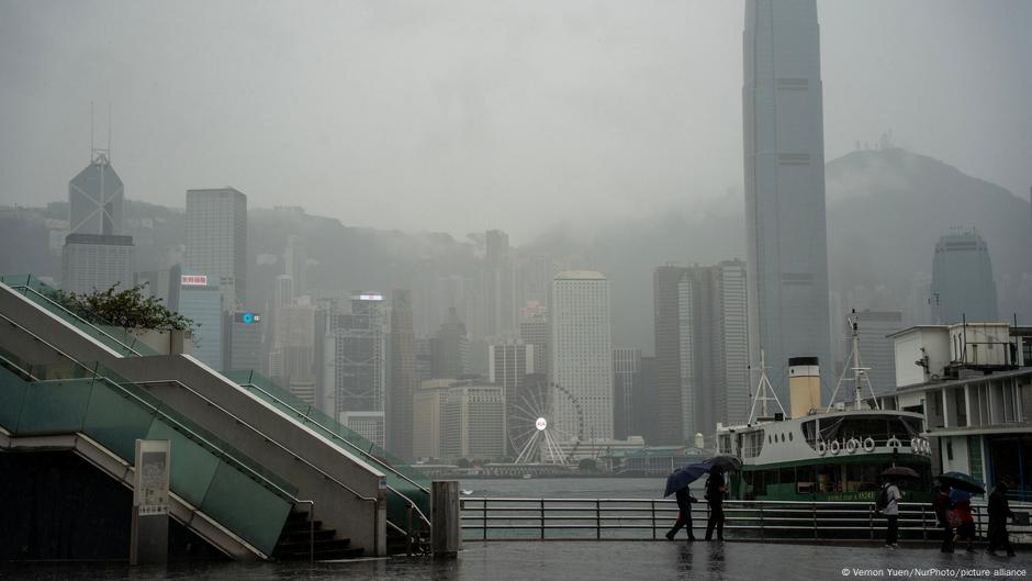 Hong Kong en alerta máxima por torrenciales lluvias – DW – 05/08/2025