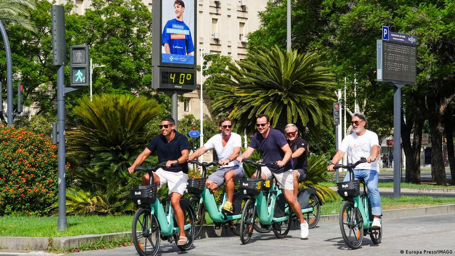 Spain to open public buildings as climate shelters in summer DW 12/17/2025