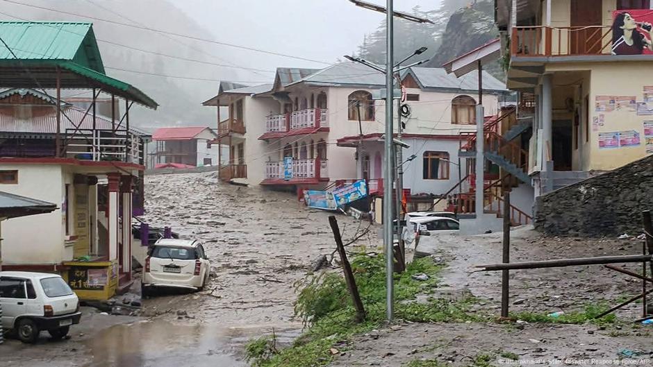 Búsqueda de desaparecidos tras mortal aluvión en el Himalaya – DW – 06/08/2025