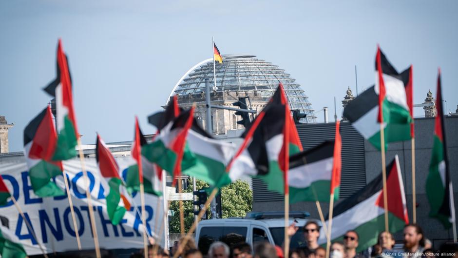ضغوط داخلية وخارجية.. ألمانيا ومأزق الاعتراف بـ"دولة فلسطين"