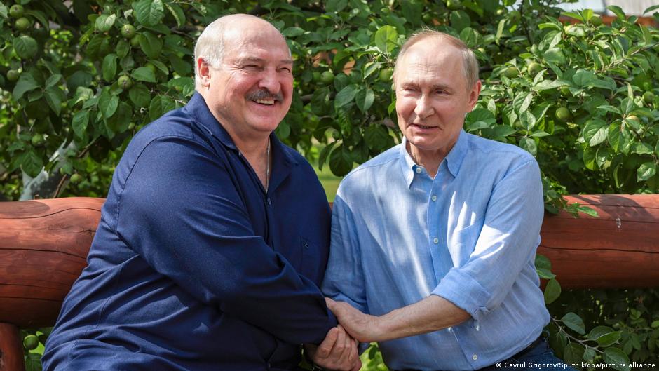 Россияне в поисках "лучшей" диктатуры