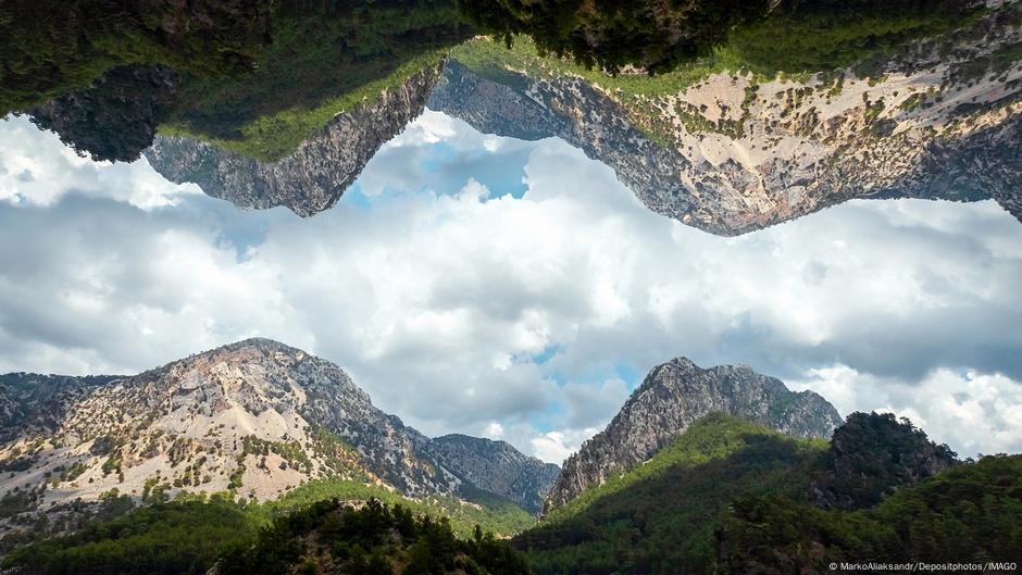 Nuevas teorías sobre la materia oscura apuntan a un "mundo espejo"