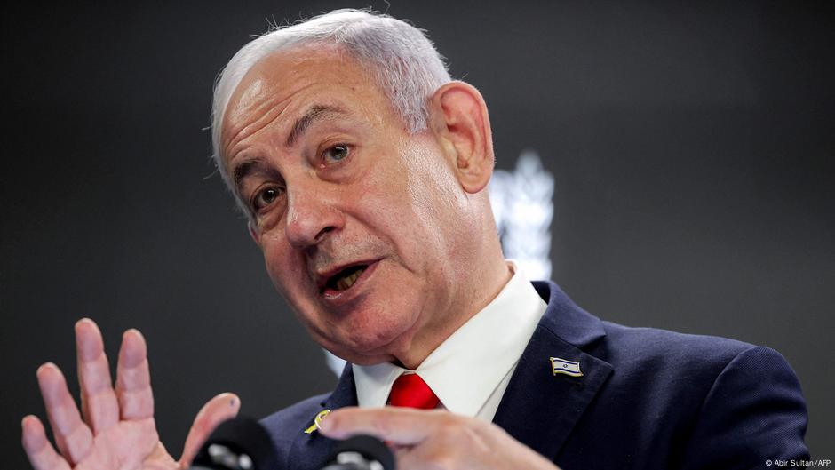 Netanyahu dice que Macron «alimenta el fuego antisemita» – DW – 20/08/2025