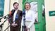 Die Grünen Vorsitzenden Felix Banaszak und Franziska Brantner stehen vor Mikrofonen vor der Grünen-Parteizentrale in Berlin und beantworten Fragen von Journalisten Die Grünen Vorsitzenden Felix Banaszak und Franziska Brantner stehen vor Mikrofonen vor der Grünen-Parteizentrale in Berlin und beantworten Fragen von Journalisten