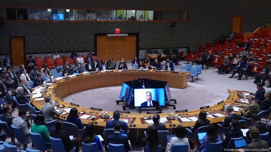 Palestina pide al Consejo de Seguridad «frenar el genocidio» – DW – 10/08/2025