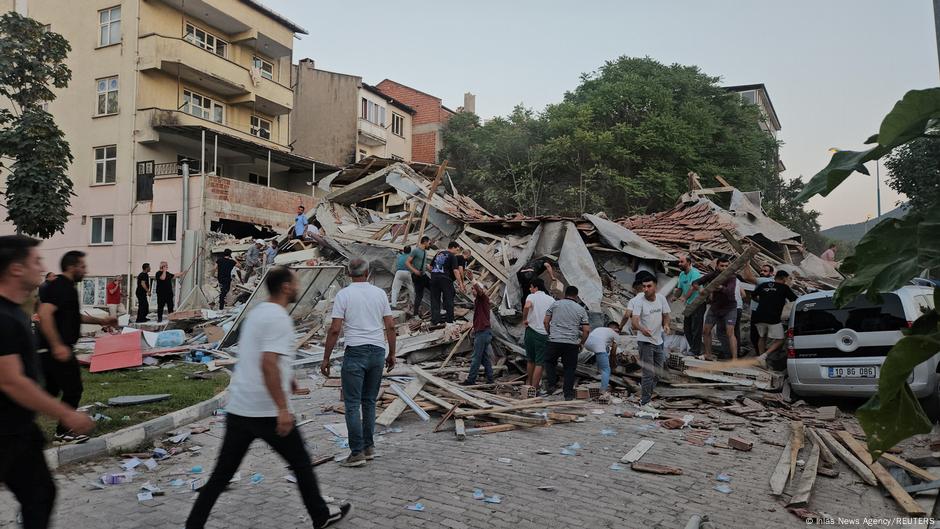 Turkey: 6.1 magnitude earthquake kills 1 in Balikesir – DW – 08/11/2025