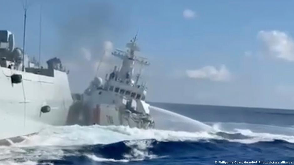 China rescata a 13 naúfragos en aguas disputadas con Filipinas