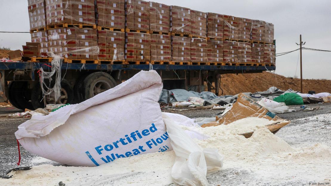 "Las autoridades israelíes han rechazado las solicitudes de decenas de ONG para introducir en Gaza suministros vitales, alegando que estas organizaciones "no están autorizadas a entregar ayuda", denunció el comunicado. (13.08.2025)