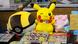 Zabawki i karty Pokemon na targach gier w Mediolanie Zabawki i karty Pokemon na targach gier w Mediolanie