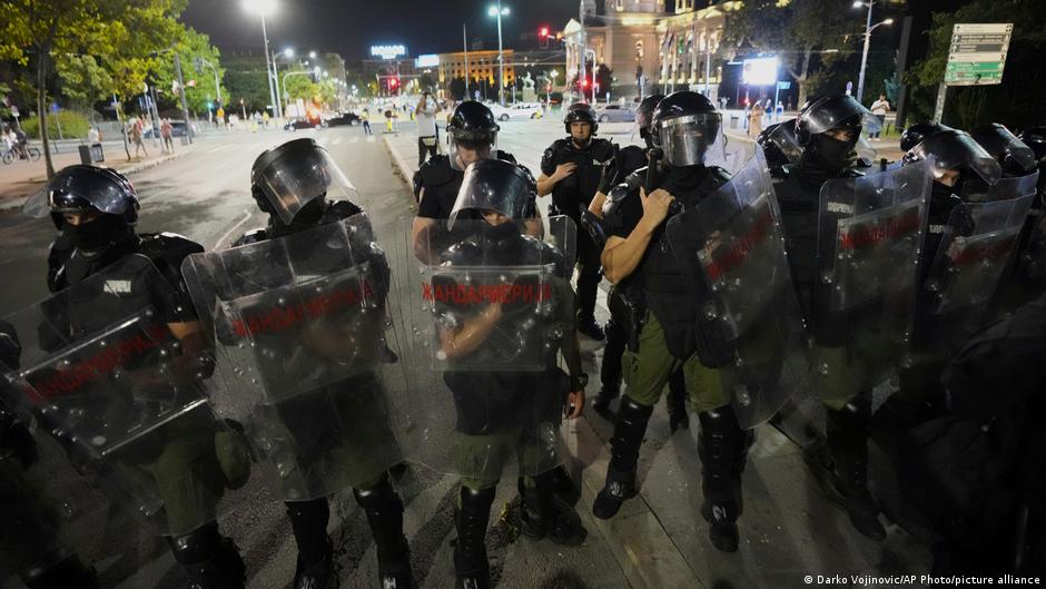 Serbien: Gewalt bei Protesten gegen Vucic-Regierung