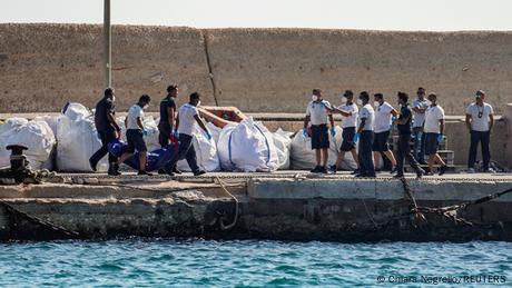 Bei einem Bootsunglück vor der Küste von Lampedusa starben mindestens 26 Menschen.