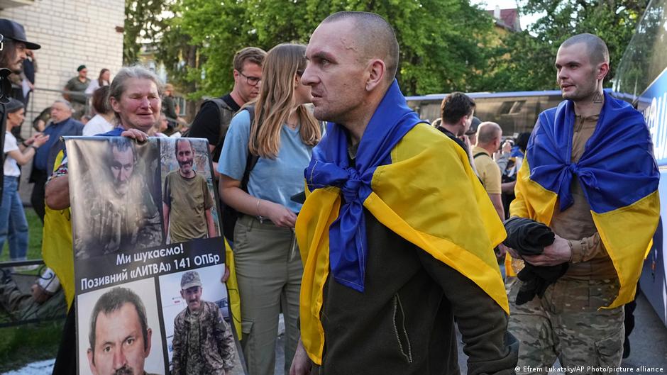 Обмін полоненими: Україна повернула військових та цивільних