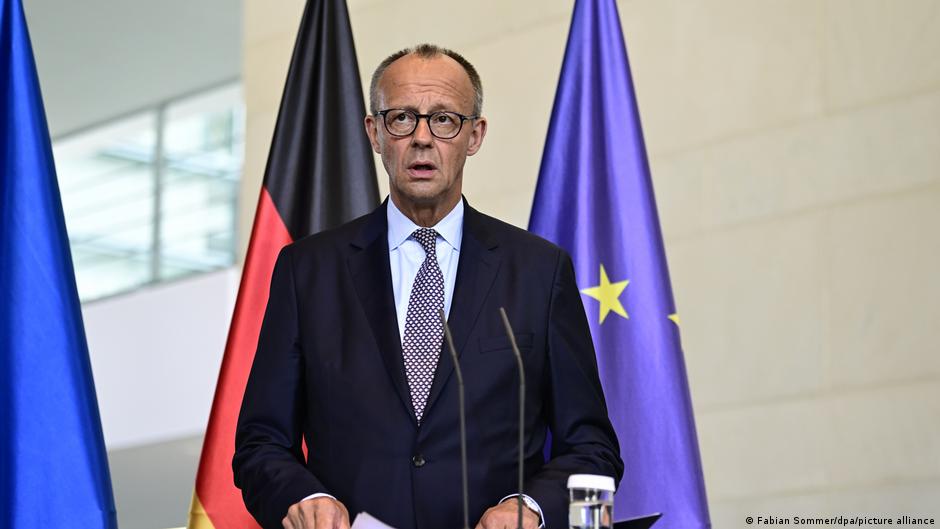 Merz sugiere que cumbre Trump-Putin-Zelenski sea en Europa – DW – 16/08/2025