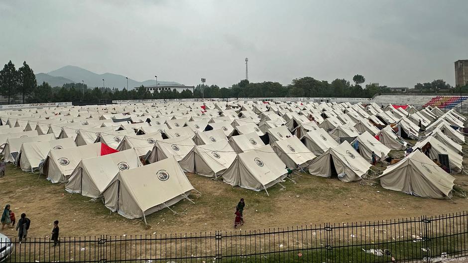 Pakistan blizu Avganistana - šatorsko naselje za avganistanske izbeglice
