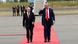 Vladimir Putin i Donald Trump hodaju crvenim tepihom u Anchorageu Vladimir Putin i Donald Trump hodaju crvenim tepihom u Anchorageu