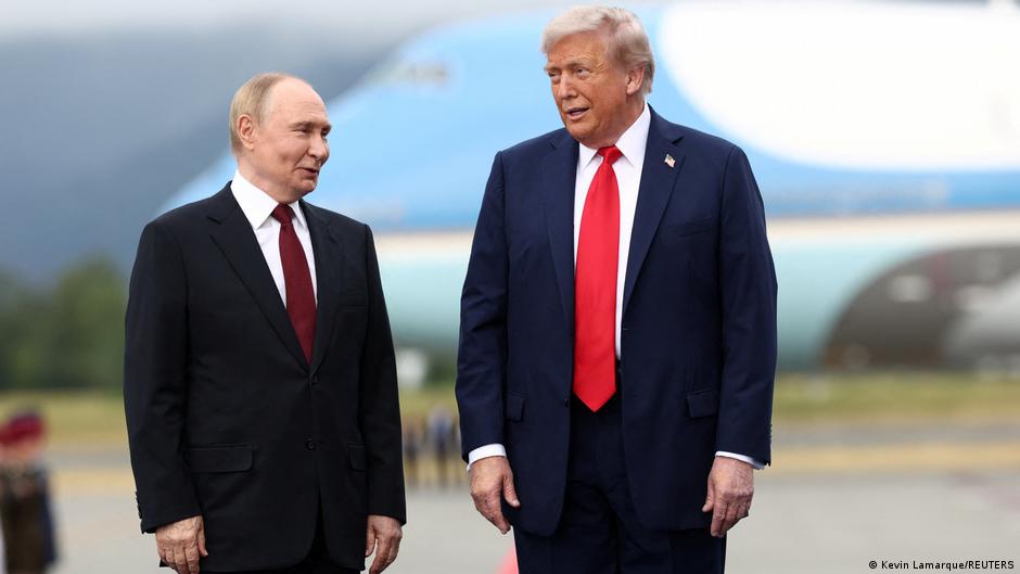 Високі ставки: на Алясці розпочалися переговори Трампа і Путіна