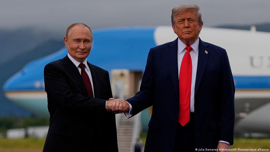 На Аляске начались переговоры Путина и Трампа – DW – 15.08.2025