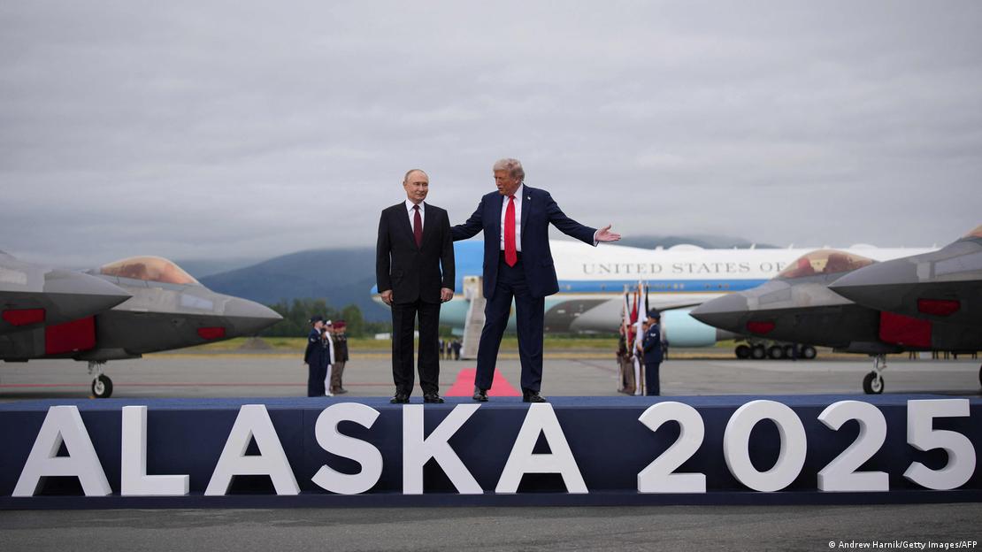 Trump recibió a Putin con alfombra roja y rodeados de cazas de combate (15.08.2025)