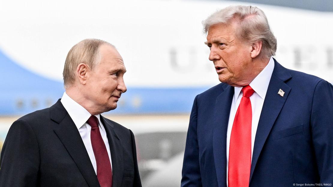 Putin e Trump em base aérea no Alasca