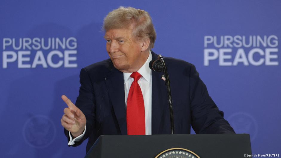 Трамп про зустріч Зеленського та Путіна: Складно, як змішати олію та оцет