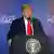 En una entrevista a Fox News grabada justo después de su reunión con Putin el viernes (15.08.2015), Trump declaró que alcanzar un acuerdo para Ucrania "depende realmente del presidente Zelenski". 