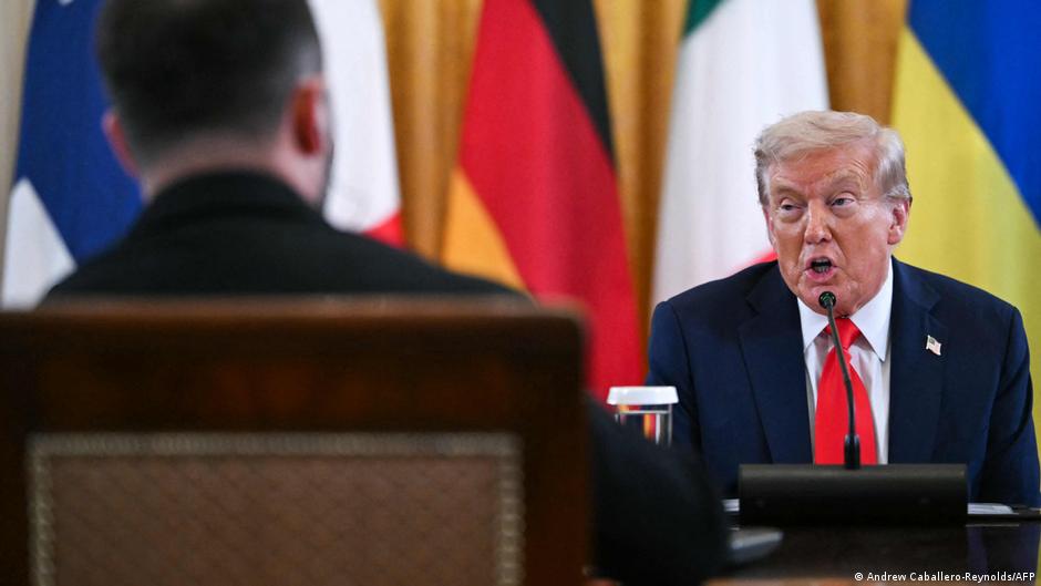 Donald Trump afirma que a Putin “no le cae bien” Zelenski – DW – 26/08/2025