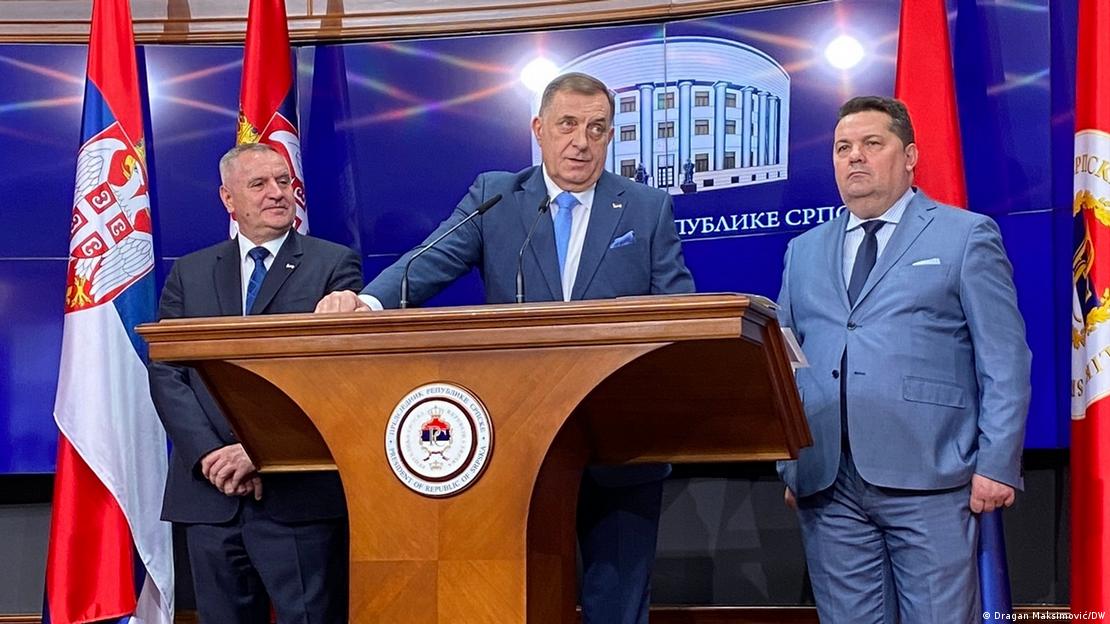 Radovan Višković (lijevo), Milorad Dodik u sredini i Nenad Stevandić (desno)