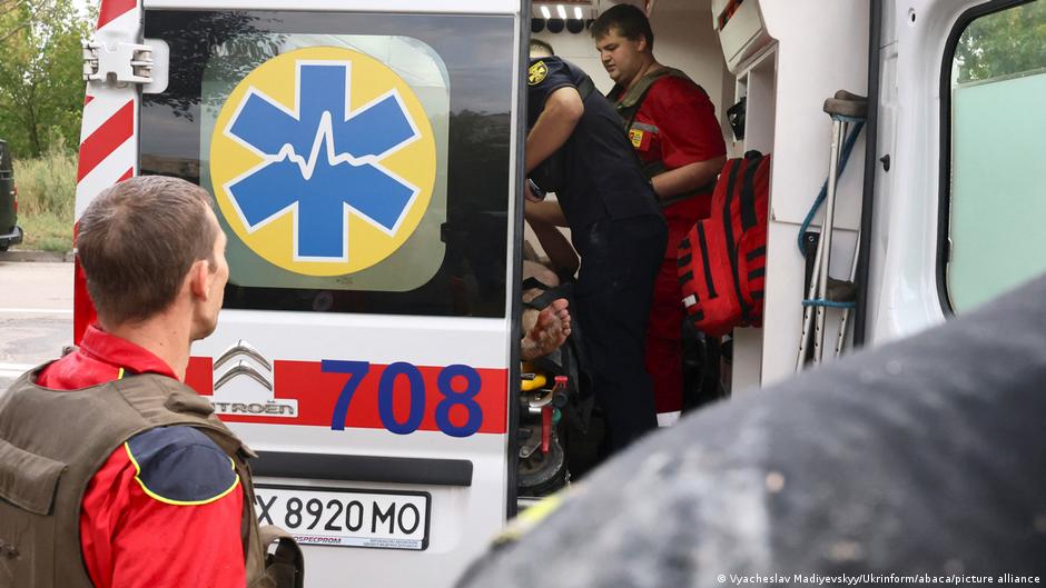 Армія РФ влучила авіабомбами по території лікарні в Харкові: є постраждалі