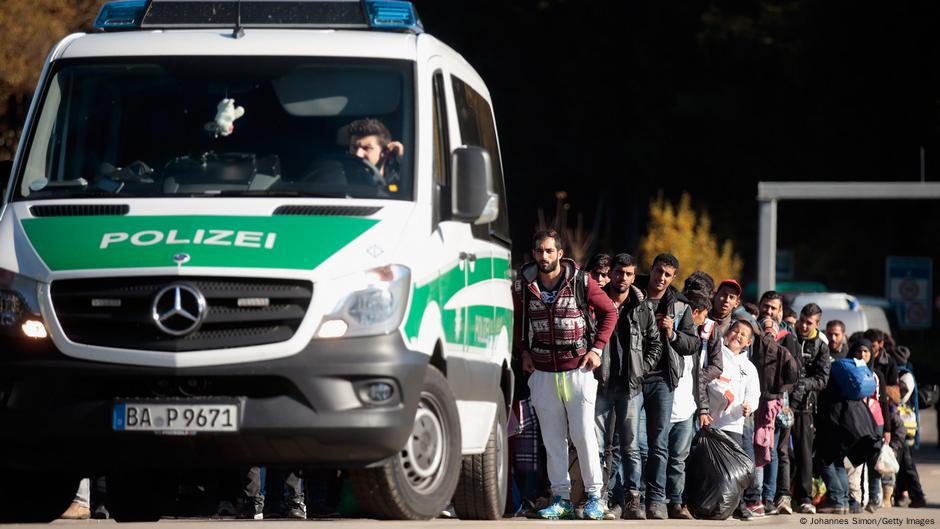 Dolazak izbeglica u nemaöki Pasau iz Austrije tokom 2015. godine