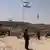 Policías israelíes montan guardia cerca del asentamiento de Maale Adummim, en un corredor terrestre conocido como E1, a las afueras de Jerusalén, en Cisjordania ocupada.