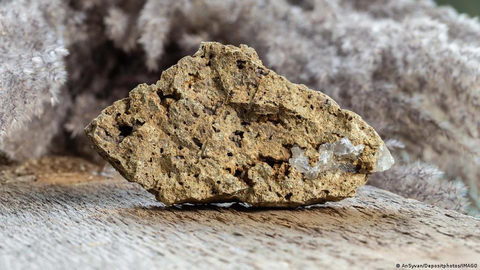 Meteorite Challenges Thermal Laws - DW - News Directory 3