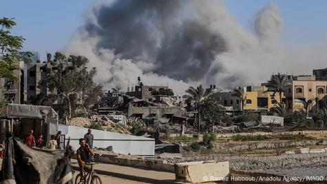 Israel llama a evacuar hospitales del norte de Gaza – DW – 21/08/2025