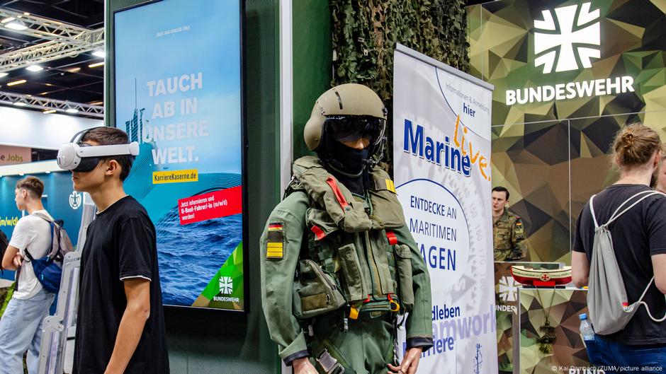 Germany updates: looking for soldiers, spies and nurses  DW  08/21/2025