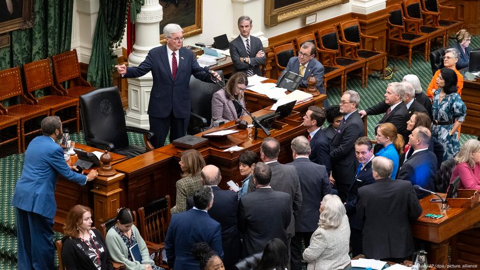 Congreso de Texas aprueba mapa electoral favorable a Trump – DW – 23/08/2025