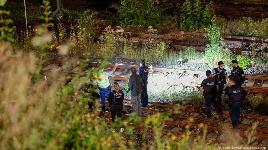 Germany: Fire damages railway track switches in Wuppertal DW 08/23/2025