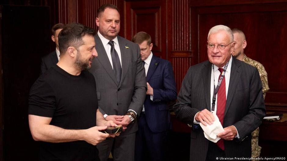 Зеленський обговорив  з Келлогом санкції, мита та викрадених Росією дітей