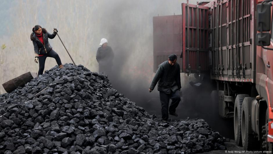 China burning coal at record high levels in 2025 report DW 08/25/2025
