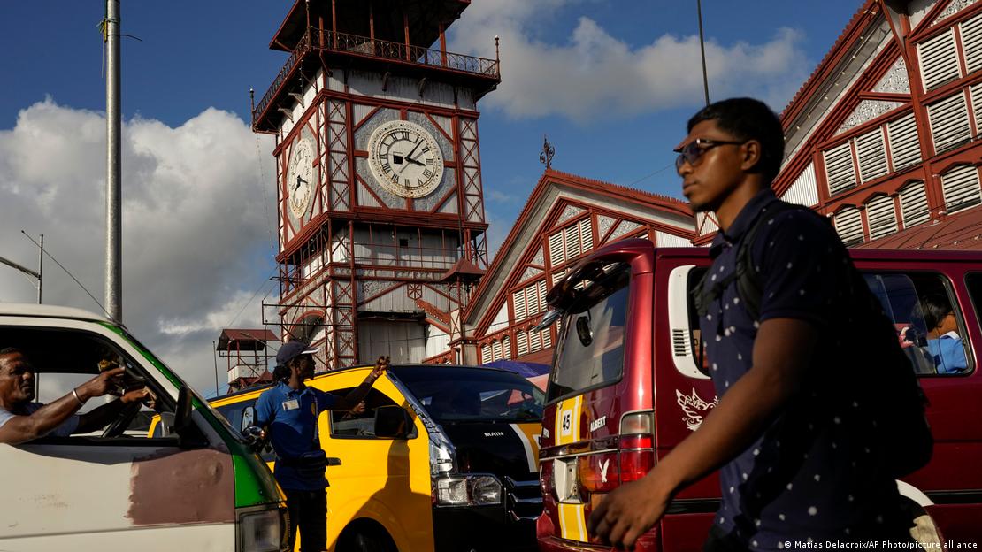 Una calle concurrida en Stabroek Market en Georgetown, Guyana.