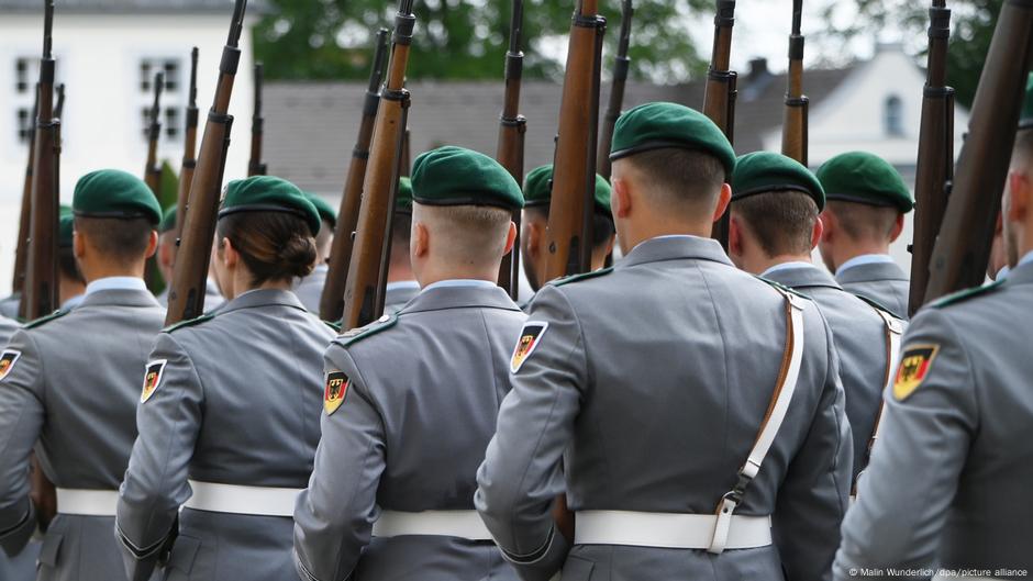German government passes military service bill