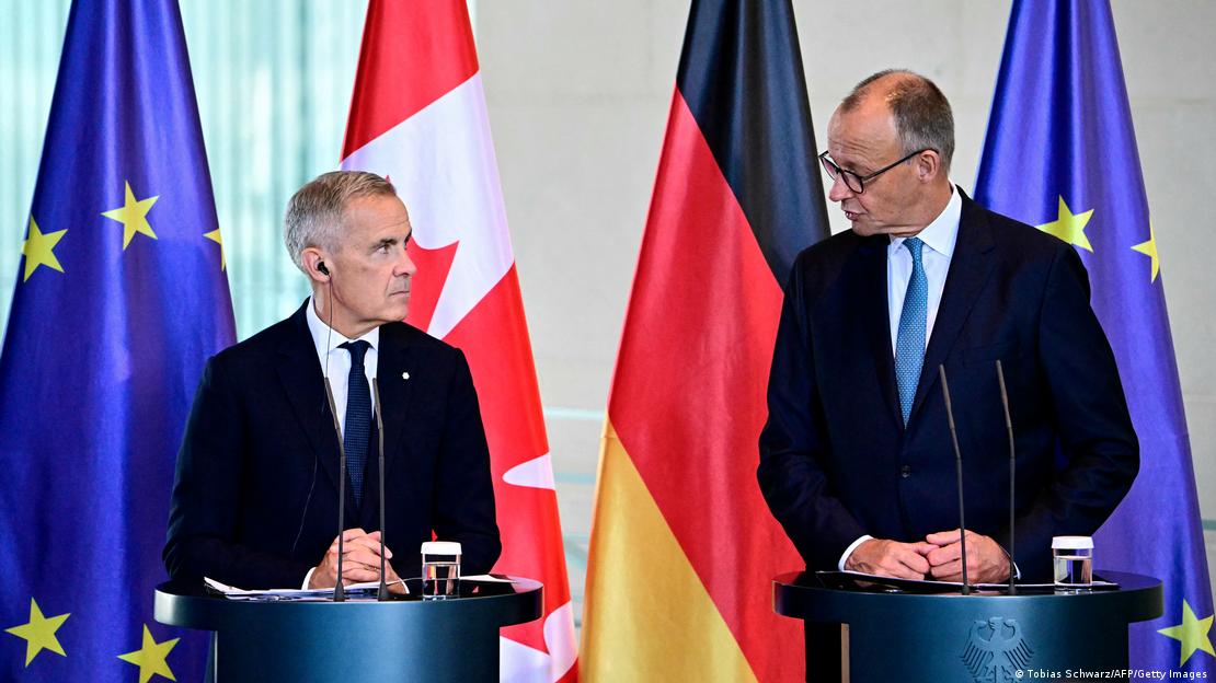 Geçen yıl Almanya'yı ziyaret eden Kanada Başbakanı Mark Carney ile Almanya Başbakanı Friedrich Merz başbakanlıkta basın toplantısı düzenlerken.