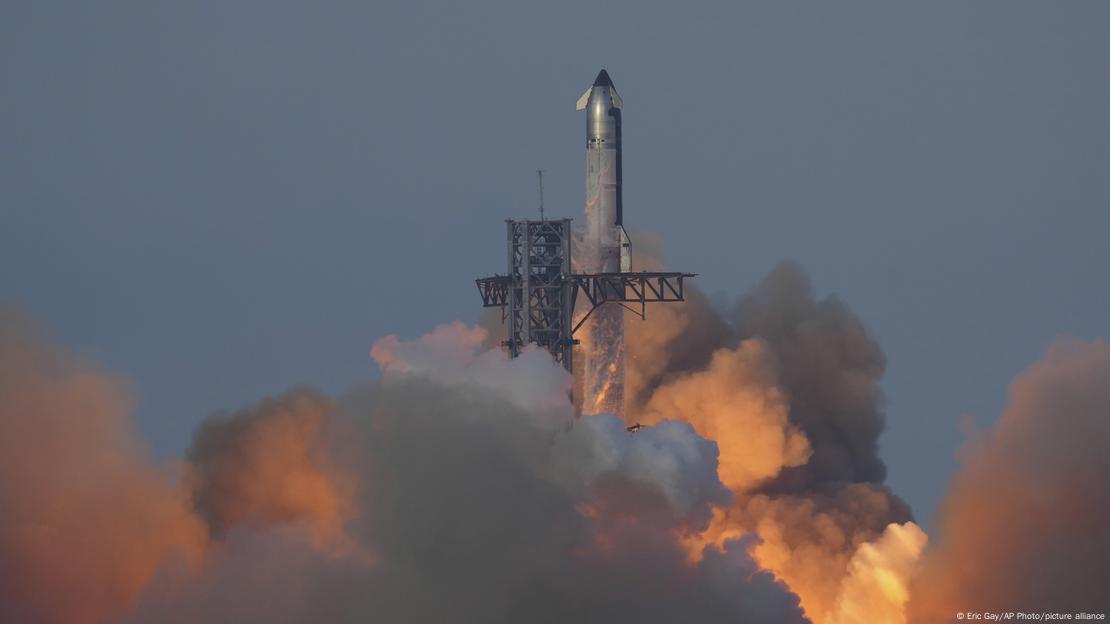 El cohete Starship, de la compañía SpaceX, despega durante una prueba. El cohete Starship, de la compañía SpaceX, despega durante una prueba.