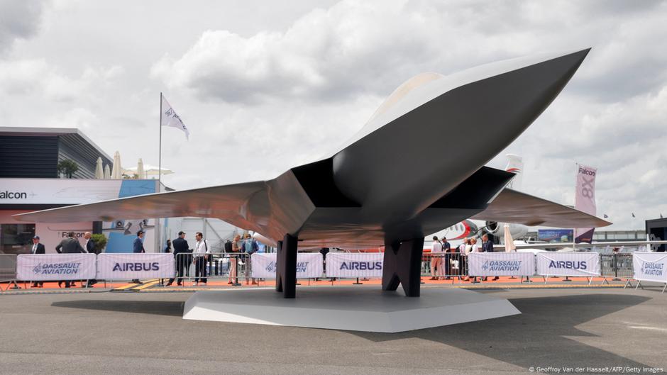 Model u prirodnoj veličini „borbenog aviona nove generacije“, dela programa FCAS predstavljen je 20. juna 2023. na aerodromu Pariz-Le Burže.