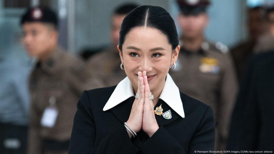 Thailand PM Paetongtarn Shinawatra sacked over Cambodia call – DW – 08/29/2025