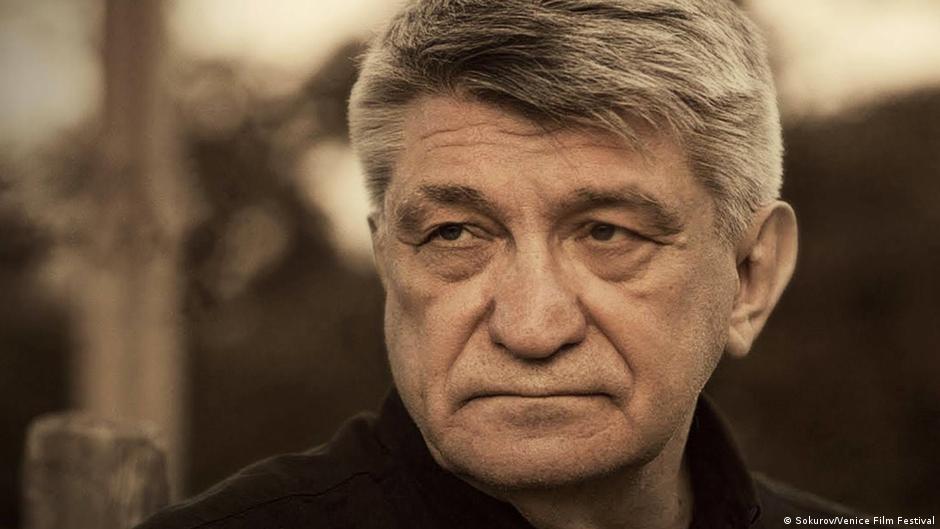 Сокуров призвал Михалкова отменить цензуру в кинематографе РФ