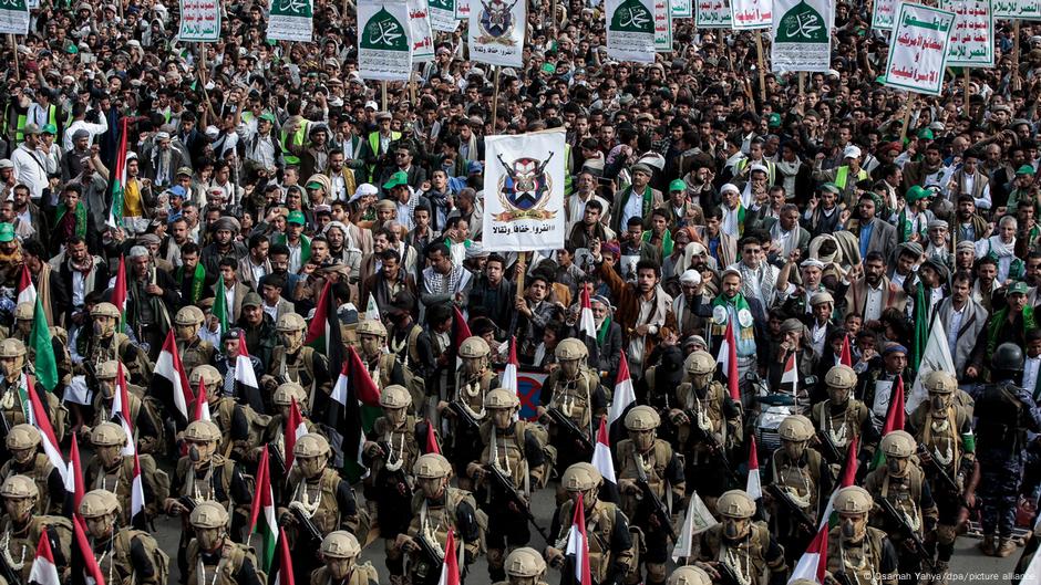 الحوثيون يعترفون بمقتل رئيس أركانهم بغارات إسرائيلية أمريكية