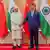 Modi y Xi al comienzo de la reunión bilateral.