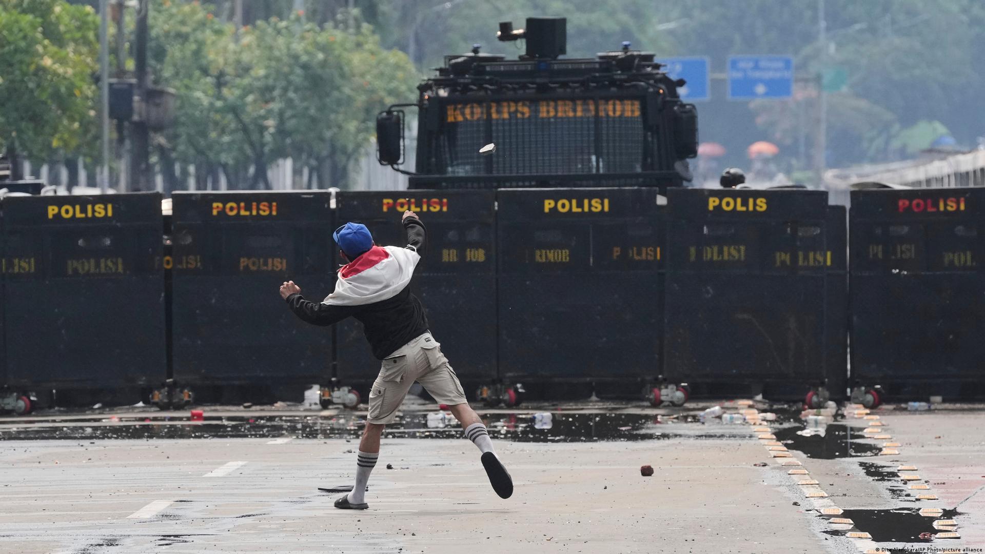 Indonesia: Protests continue despite crackdown and deaths